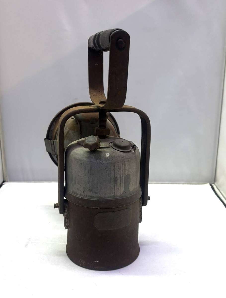 OLD HAND HELD MINNERS LAMP