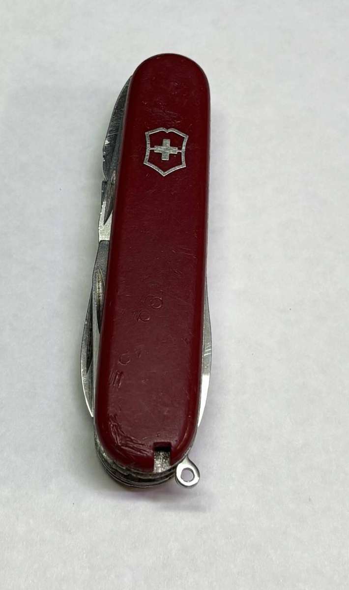 VICTORINOX SWISS ARMY POCKET KNIFE