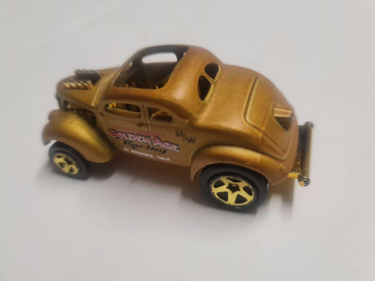 Lot 3 - HOT WHEELS MATTEL 2007