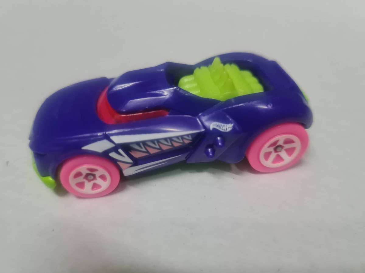 LOT 1 - HOT WHEELS GROWLER MATTEL 2016