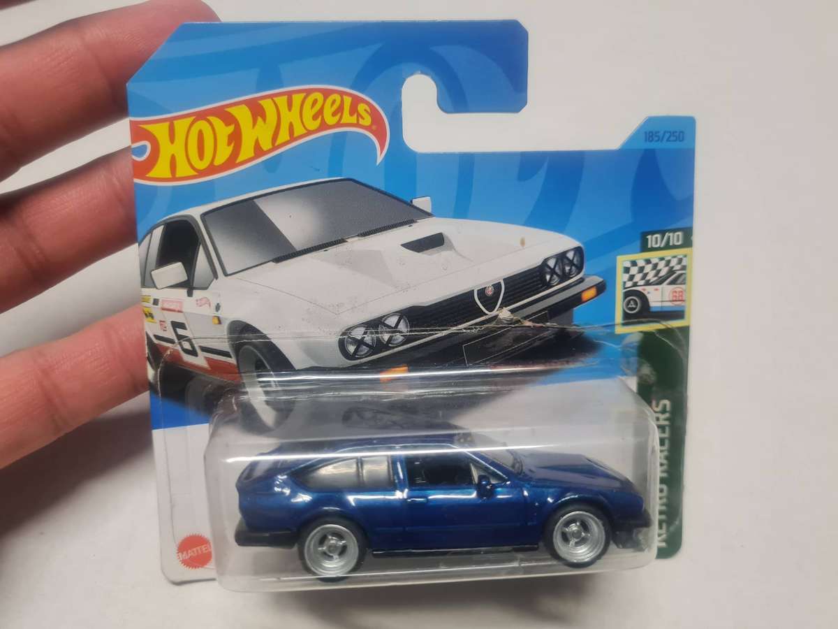Lot 13 - HOT WHEELS ALFA ROMEO GTV6 3.0