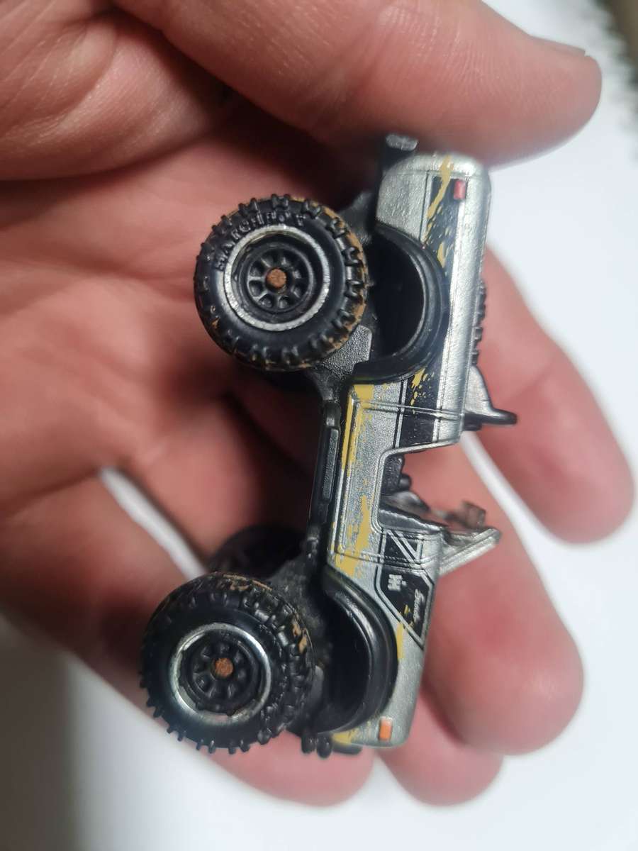 LOT 4 - HOT WHEELS MATTEL 2012  INTERNATIONAL SCOUT 4X4