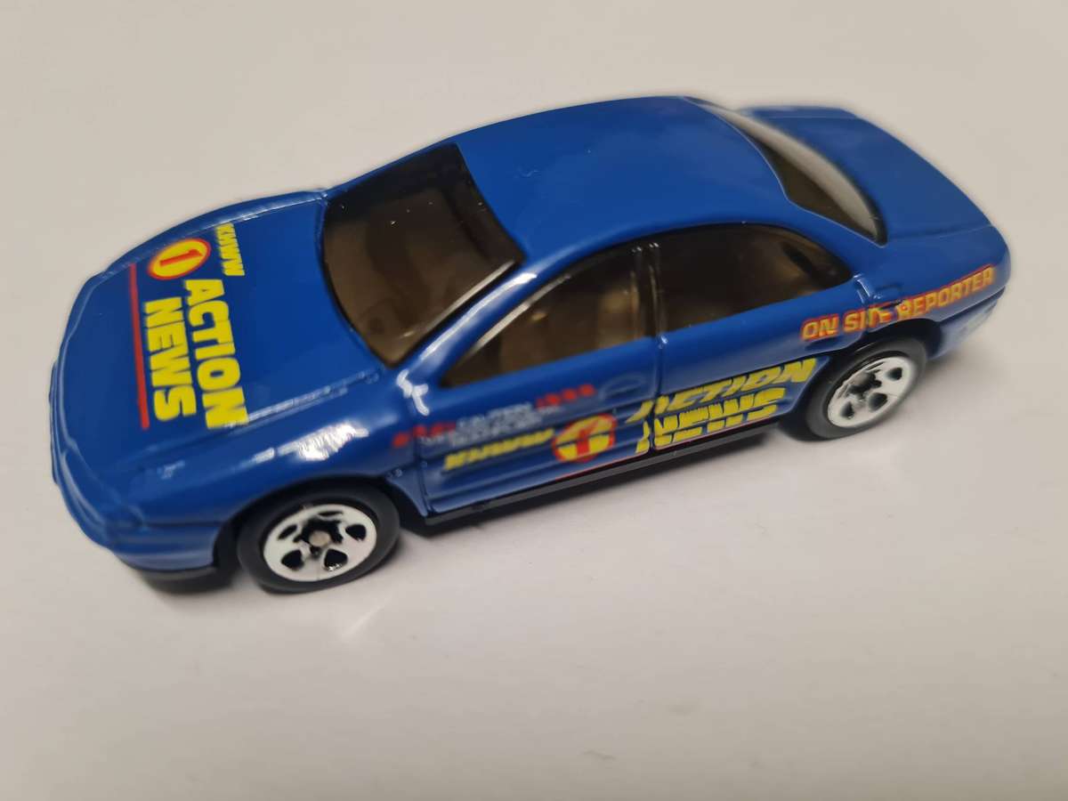 LOT 5 - HOT WHEELS OLDSMOBILE AURORA