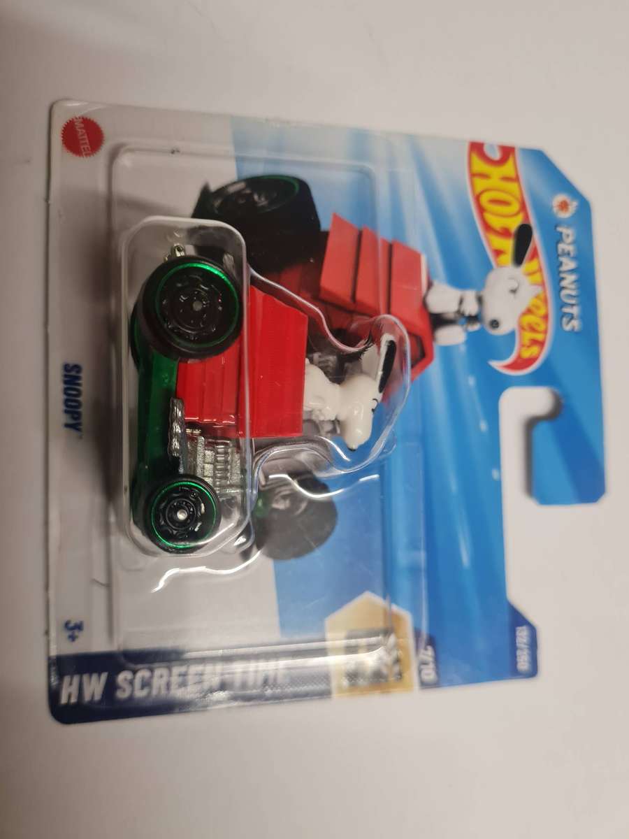 LOT 18 - HOT WHEELS SNOOPY