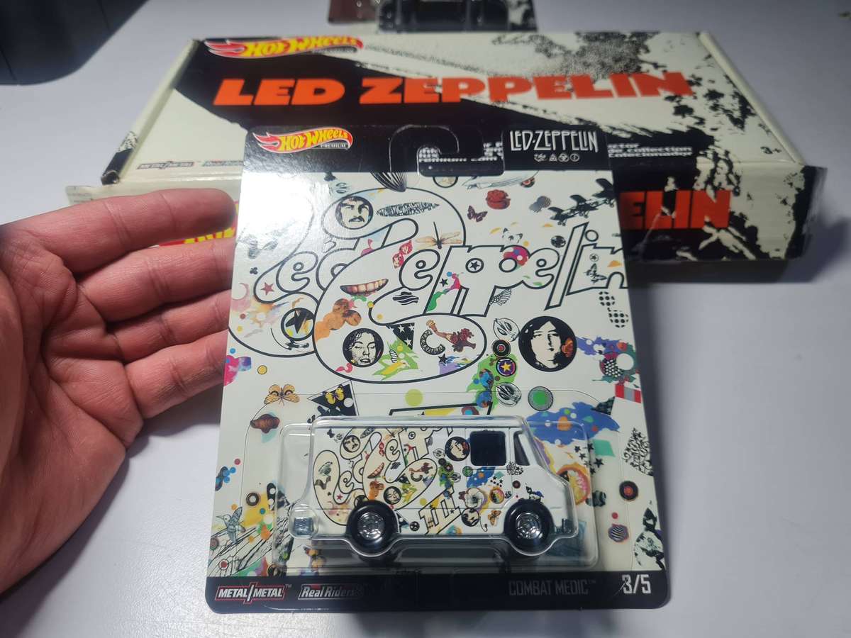 HOT WHEELS PREMIUM LED ZEPPELIN 5-CAR SET