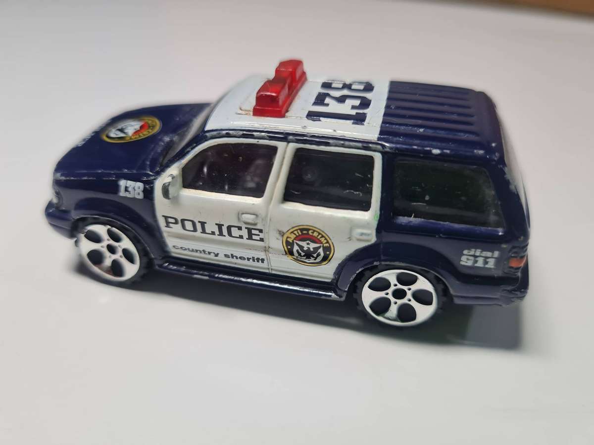 Lot 12 - REALTOY FORD EXPLORER