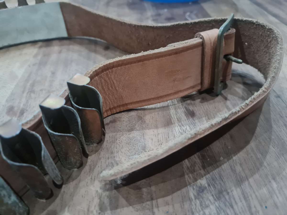 Magazine/ammo pouch / belt - please see pictures