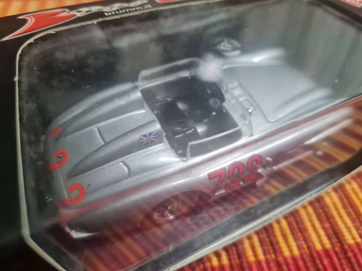 1/43 scale model : Brumm Mercedes 300SLR
