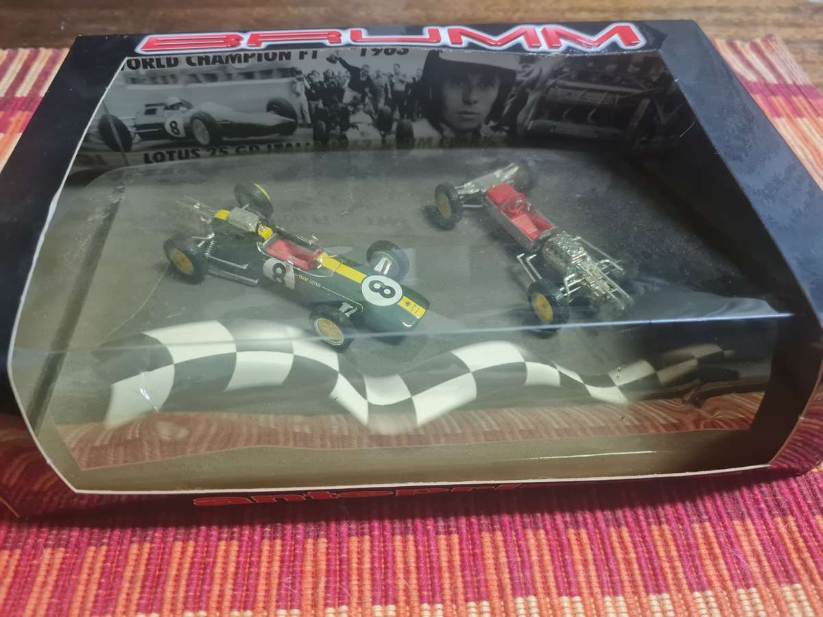 1/43 model , Lotus 25 and Telaio 1954 , Jim Clark