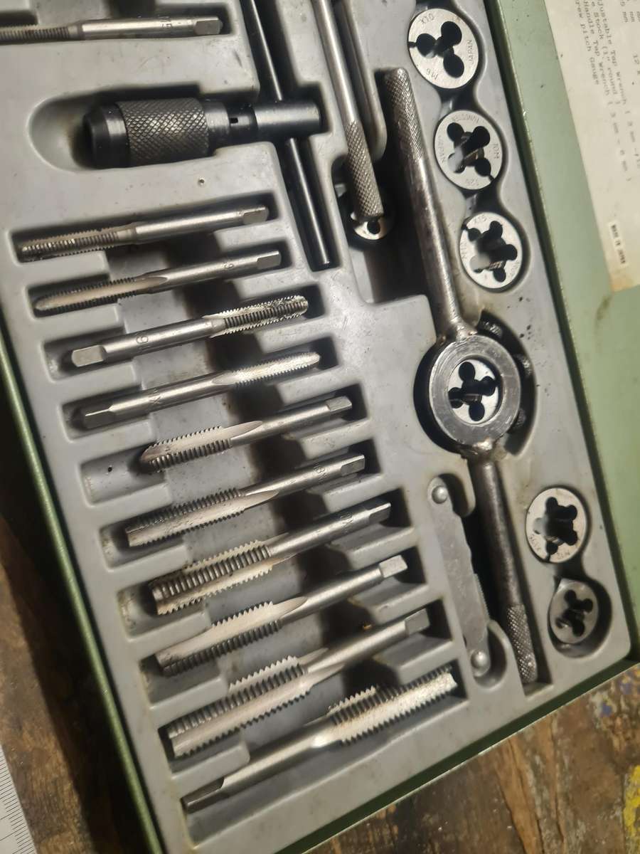 Japan made Tap and Die set , as per pictures