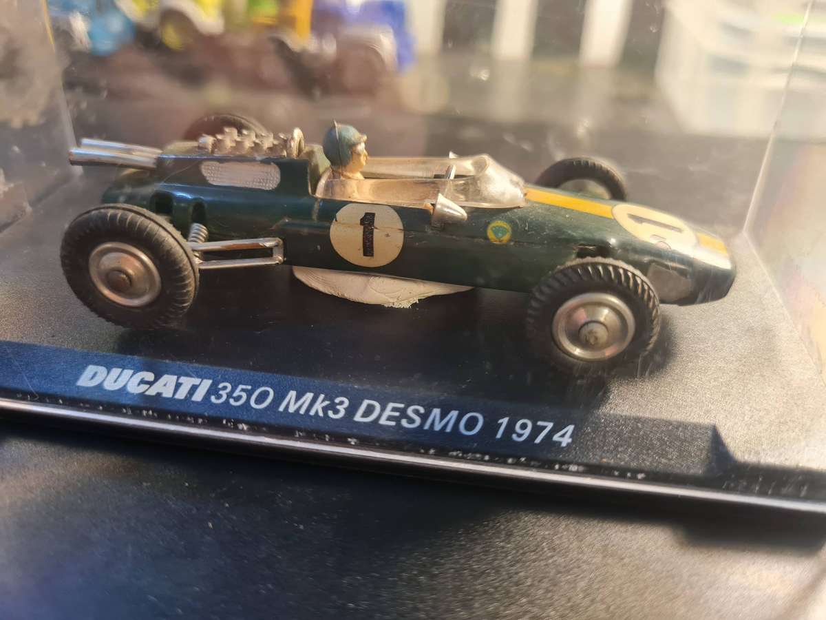 1/43 scale Ducati 350 Mk3 DESMO 1974