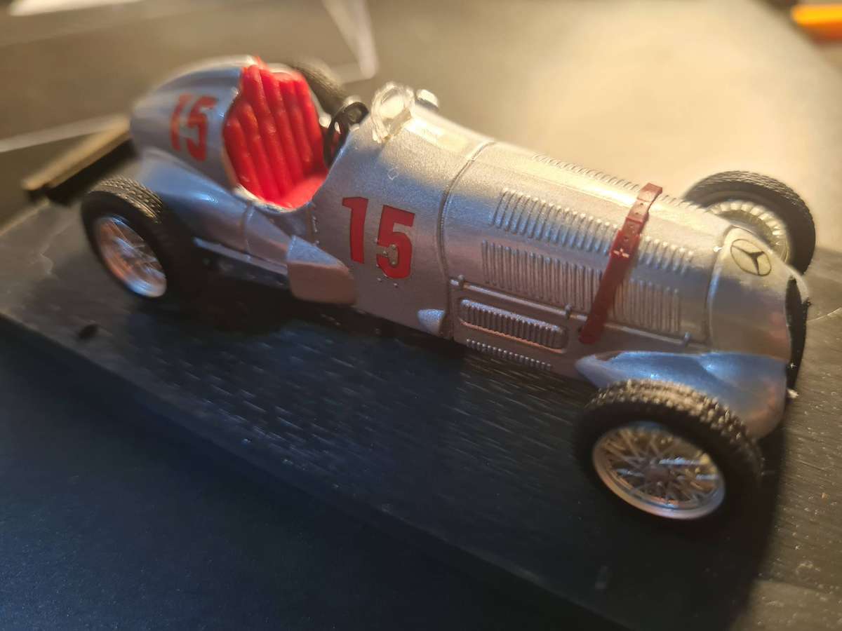 1/43 scale Mercedes (as per pictures)