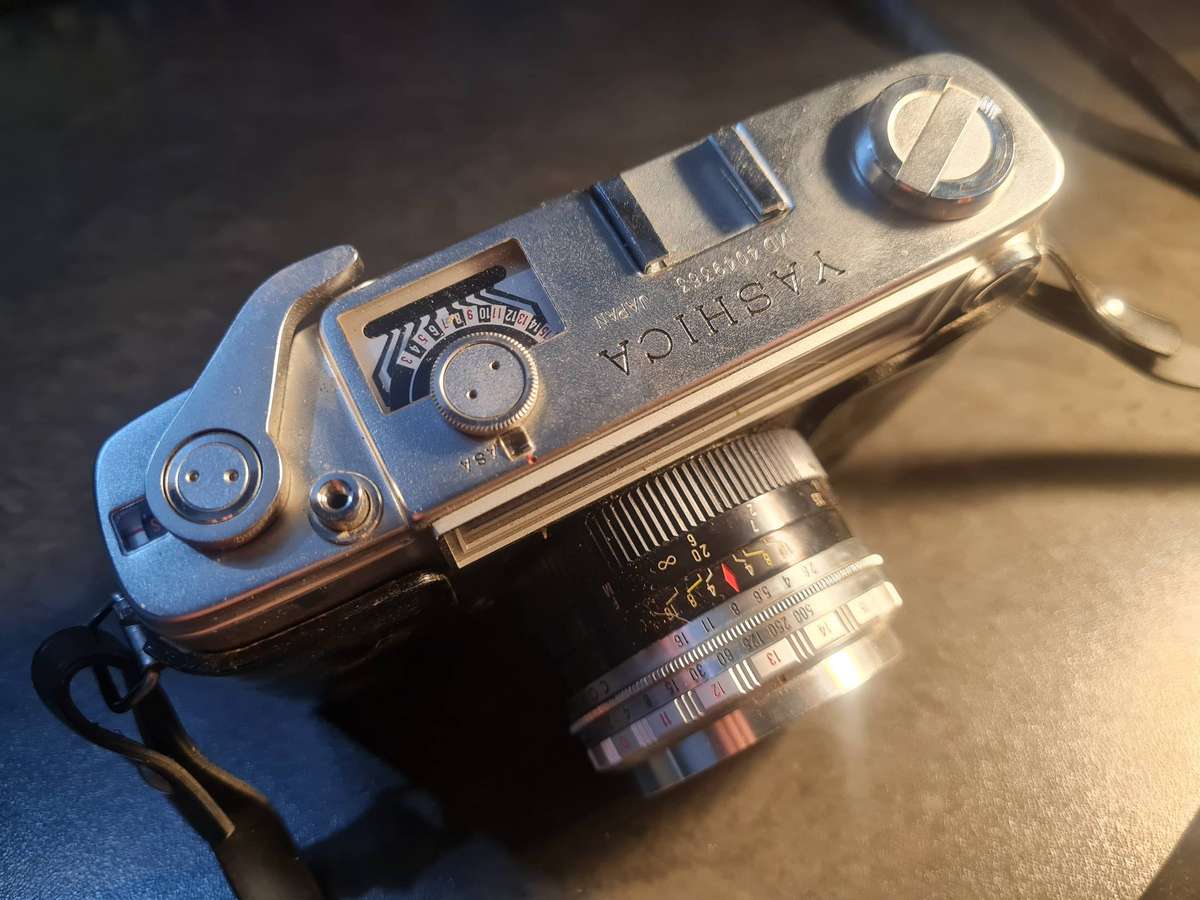 YASHICA CAMERA (Japan)
