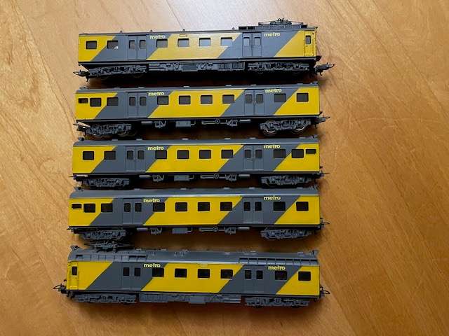 Lima suburban set metro colour