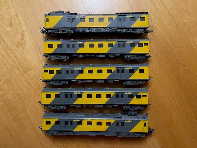 Lima suburban set metro colour