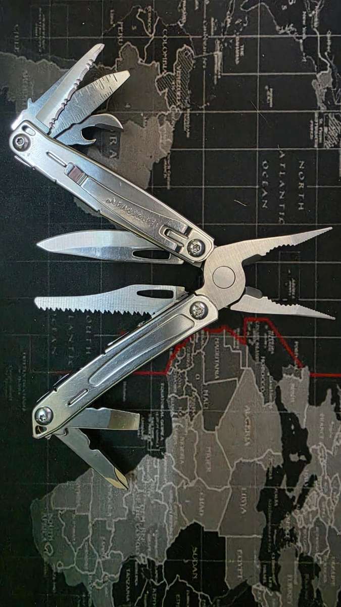 Leatherman Sidekick (With Pouch) in excellent condition
