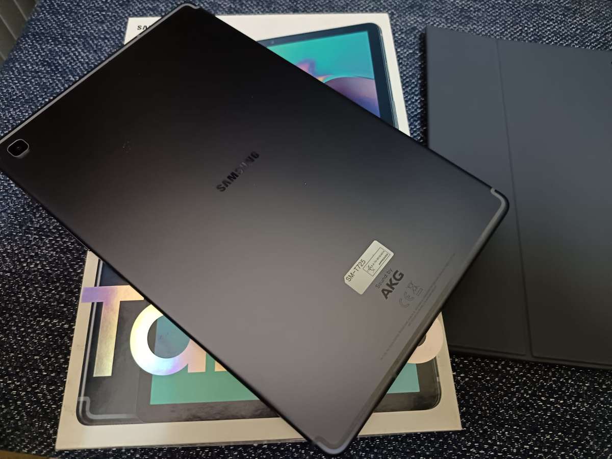 Samsung Tab S5e 10.5" Tablet (with Samsung Bookcover Keyboard)