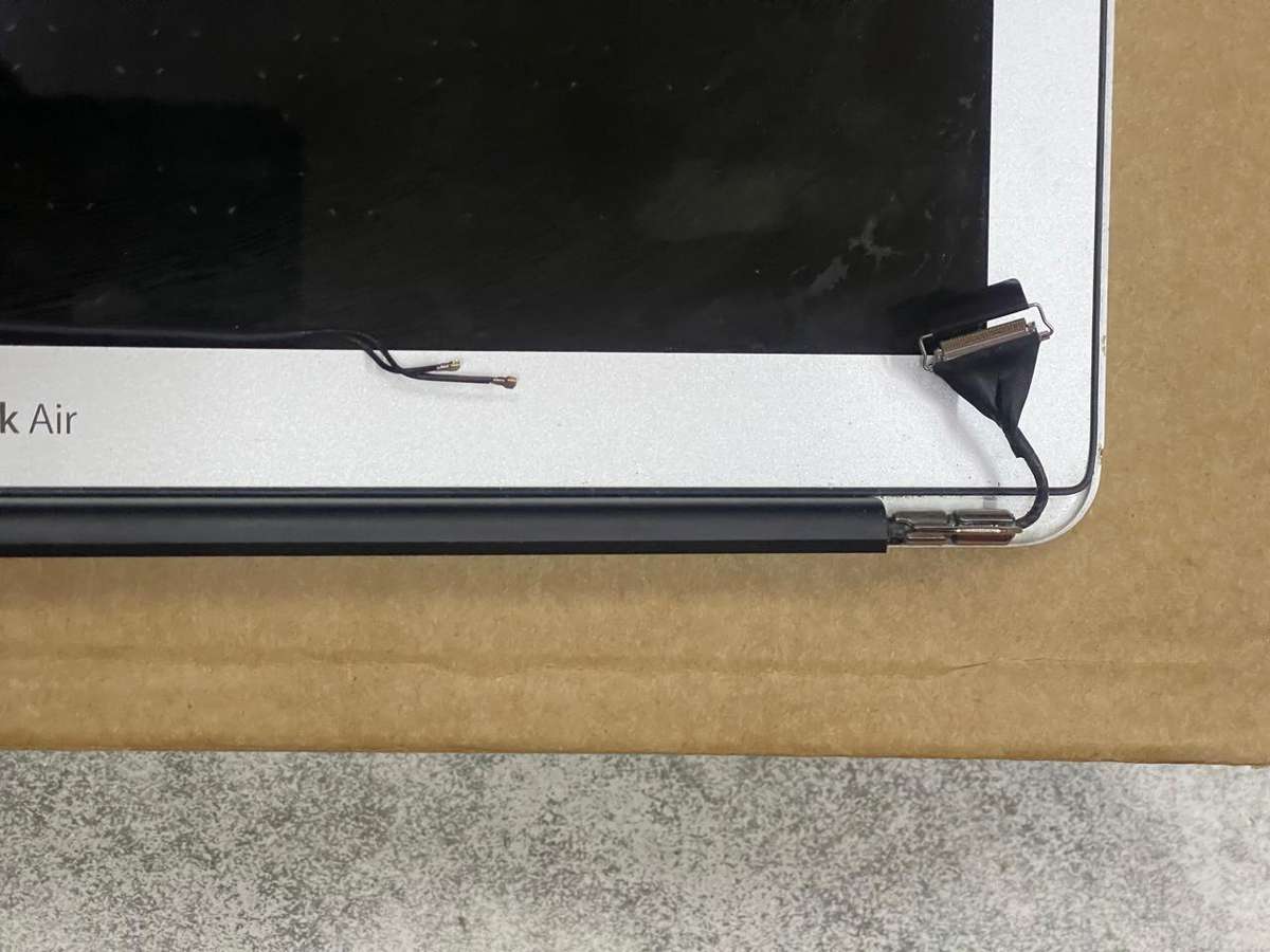 MacBook Air A1466 13-inch 2012 Display Assembly Replacement