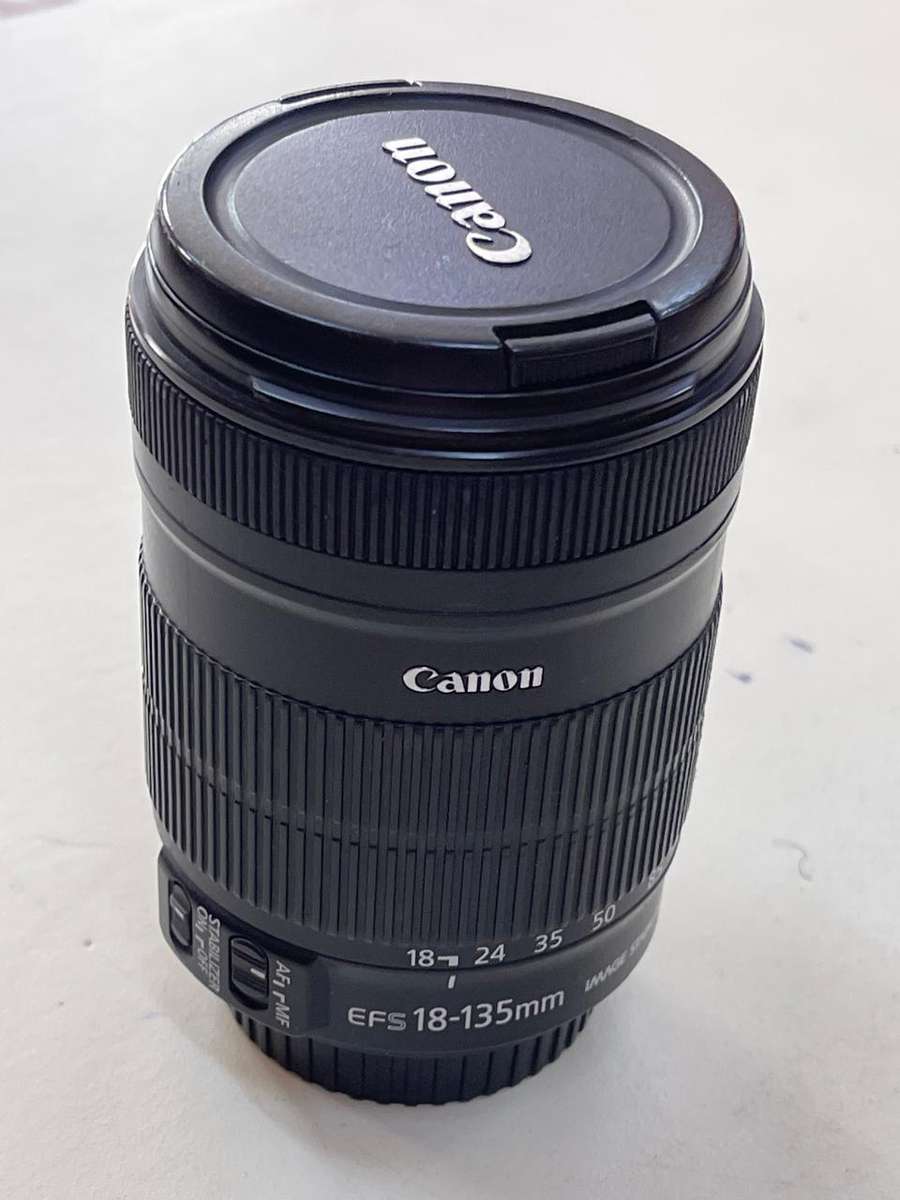 CANON EF-S 18-135mm Zoom Lens f/3.5-5.6 IS STM