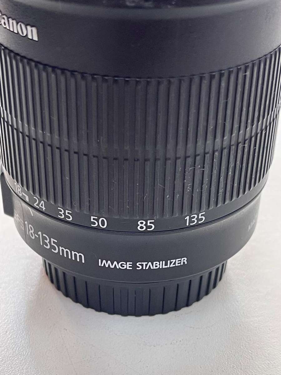 CANON EF-S 18-135mm Zoom Lens f/3.5-5.6 IS STM