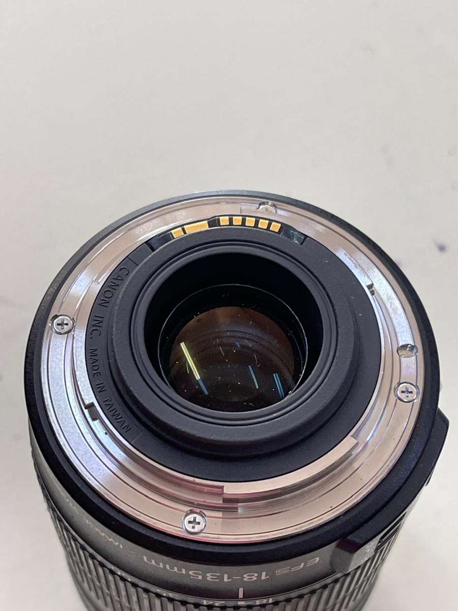 CANON EF-S 18-135mm Zoom Lens f/3.5-5.6 IS STM