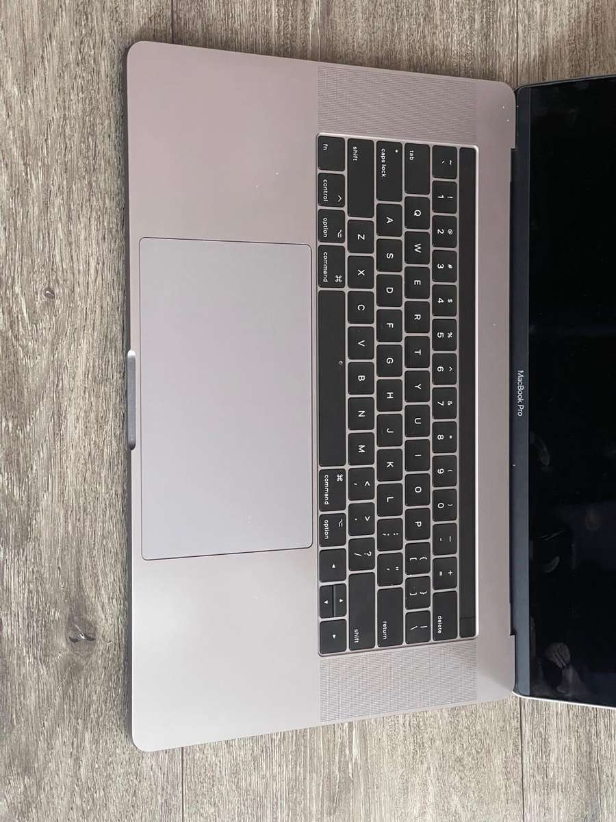 Apple MacBook Pro 15-Inch (TouchBar / 2017) | Core i7 16gb 256gb ssd