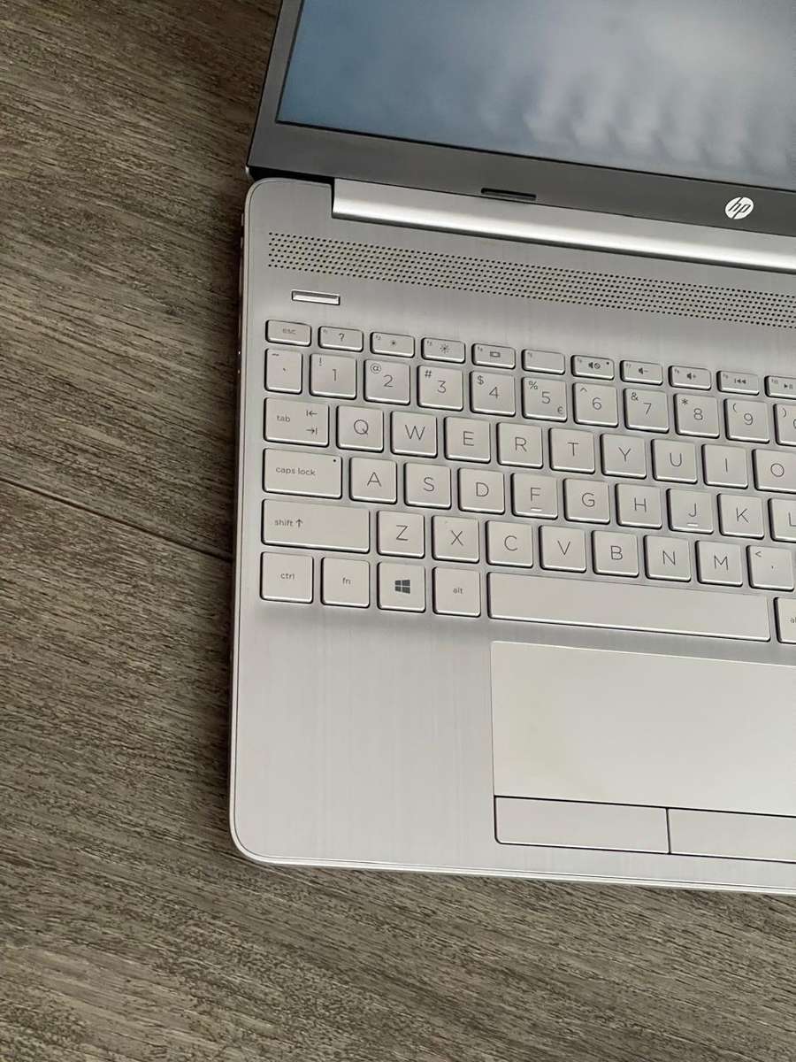 HP 15-dw3027ni | 11TH GEN CORE i5-1135G7 | 16GB RAM | 512GB | 15.6` FHD LED | WIN11 HOME