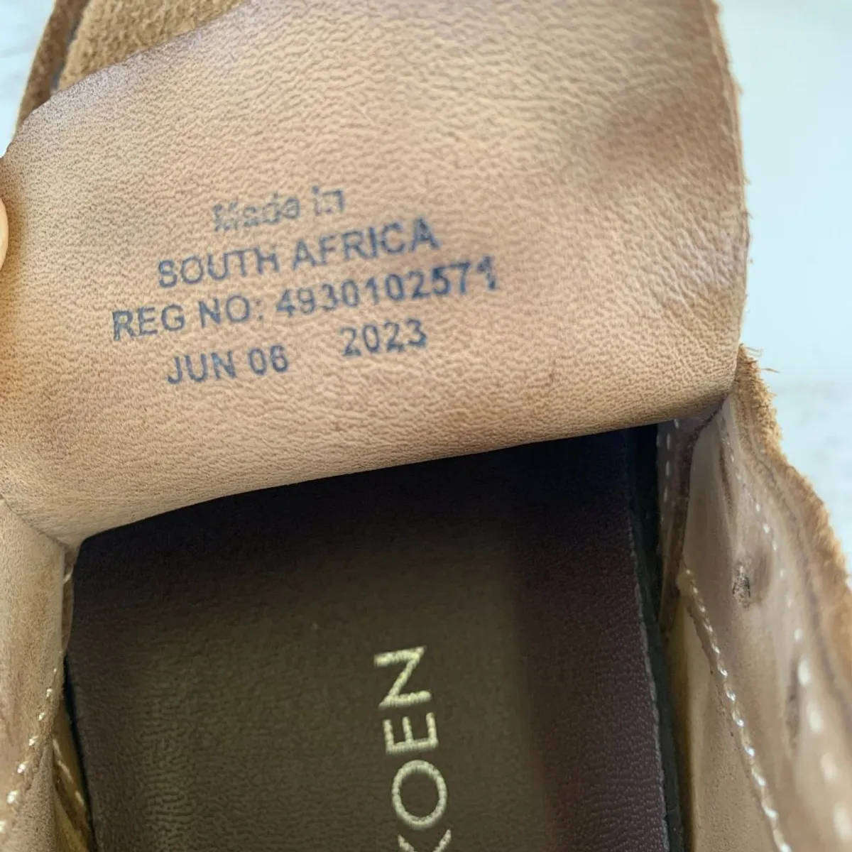 Veldskoen Vellies  Tan Suede with Black Sole