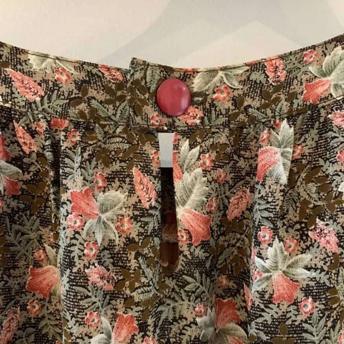 Floral Tailor-Made Dress  Knee Length  Size M (Estimated)  Lightweight