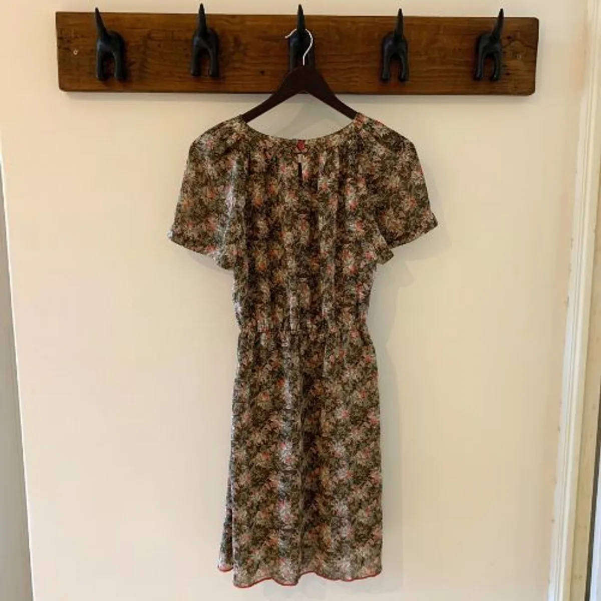 Floral Tailor-Made Dress  Knee Length  Size M (Estimated)  Lightweight
