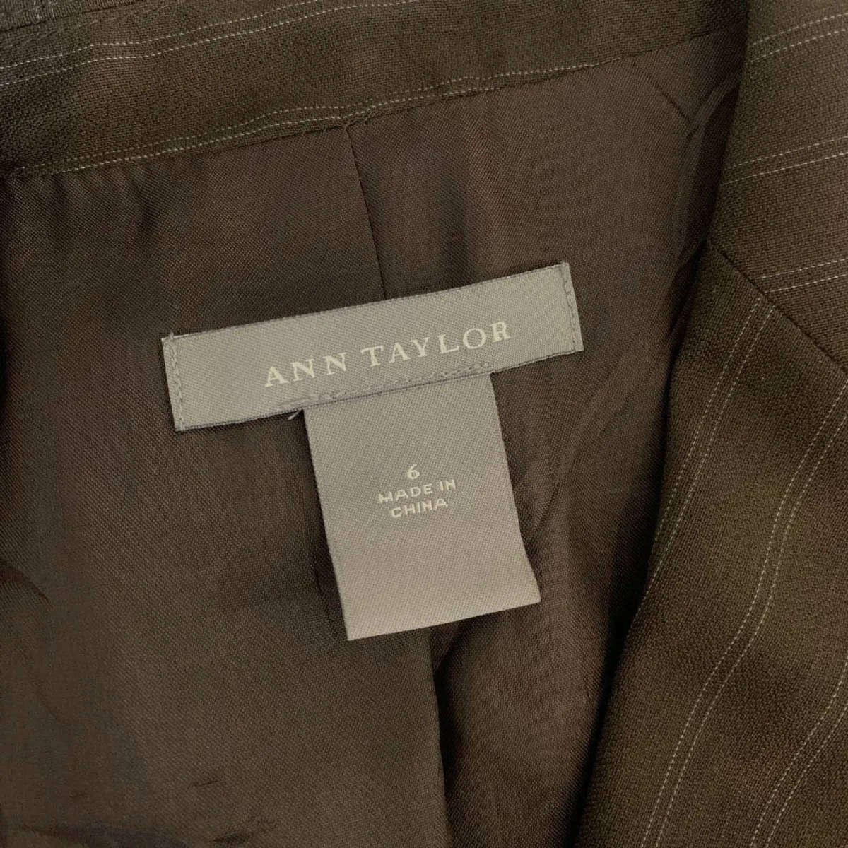 Ann Taylor Chocolate Brown Pinstripe Blazer  Tailored Fit  US 6 (SA size: 10)