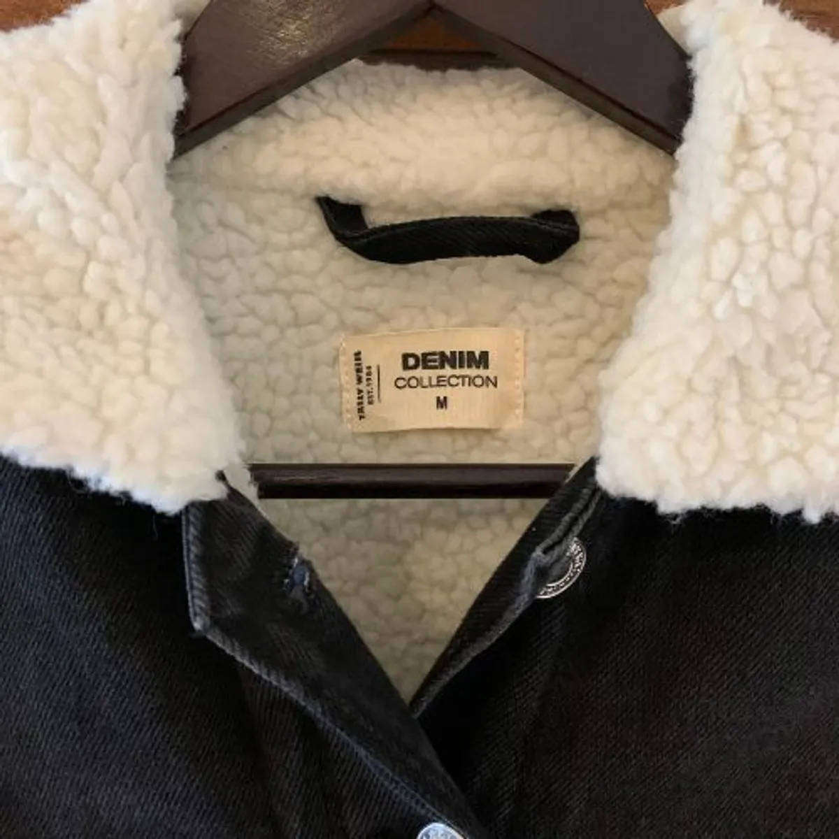 Black Sherpa-Lined Denim Jacket  Size M  Winter