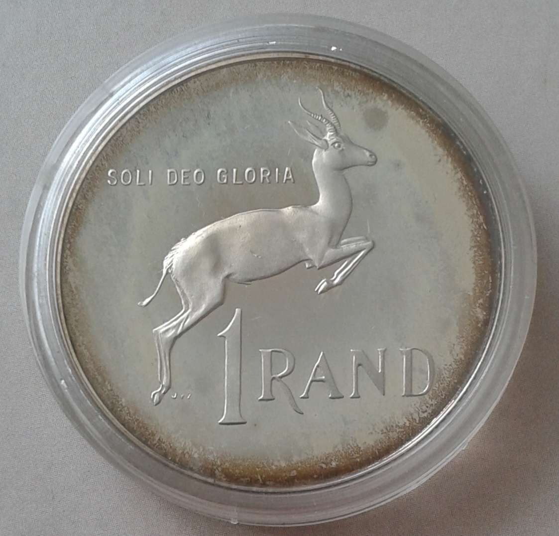 Encapsulated 1990 Republic proof silver R1 in box