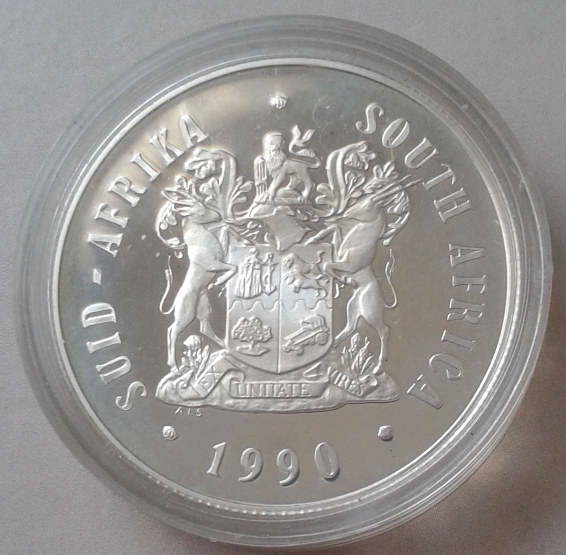 Encapsulated 1990 Republic proof silver R1 in box