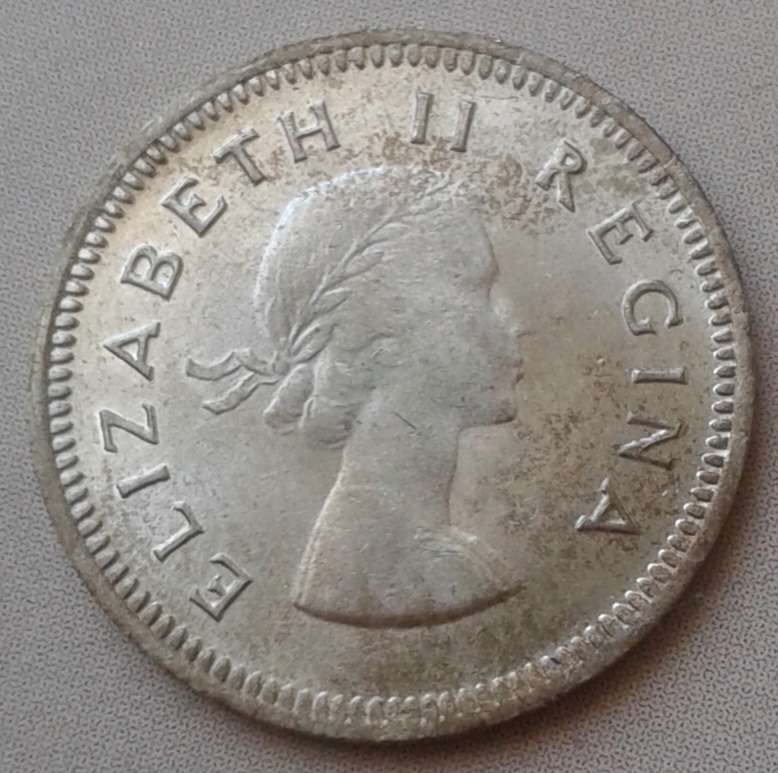 Scarce 1960 union silver threepence (mintage: 18004)