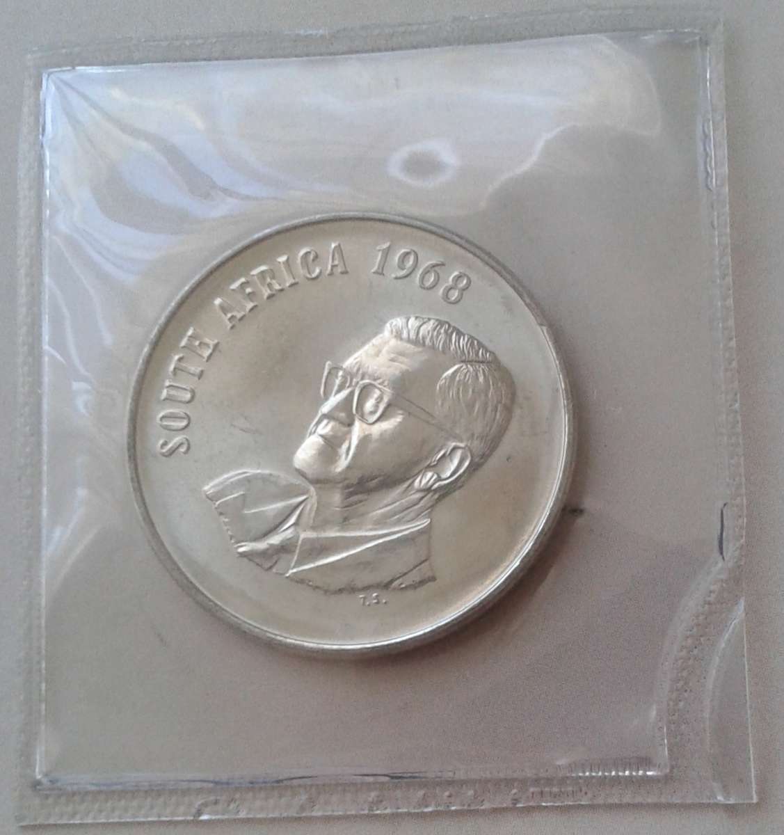 1968 English uncirculated nickel 50c (Pres.Swart)