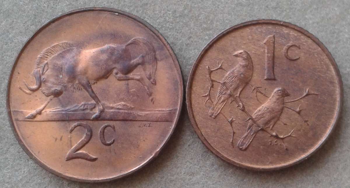 Uncirculated 1967 English 2c and 1c set