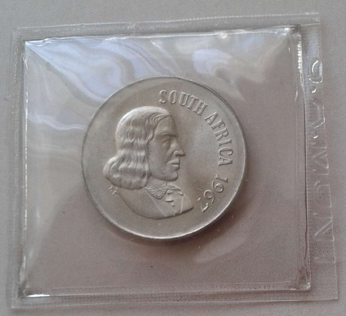 Uncirculated 1967 English nickel 10c (low mintage)