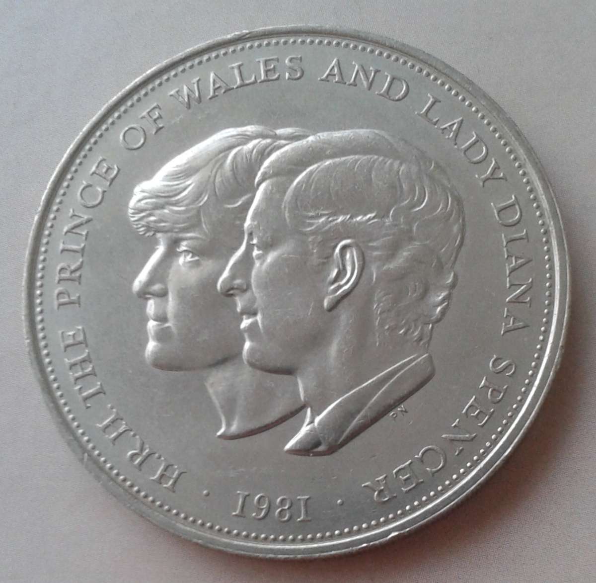 1981 Charles and Diana royal wedding british crown