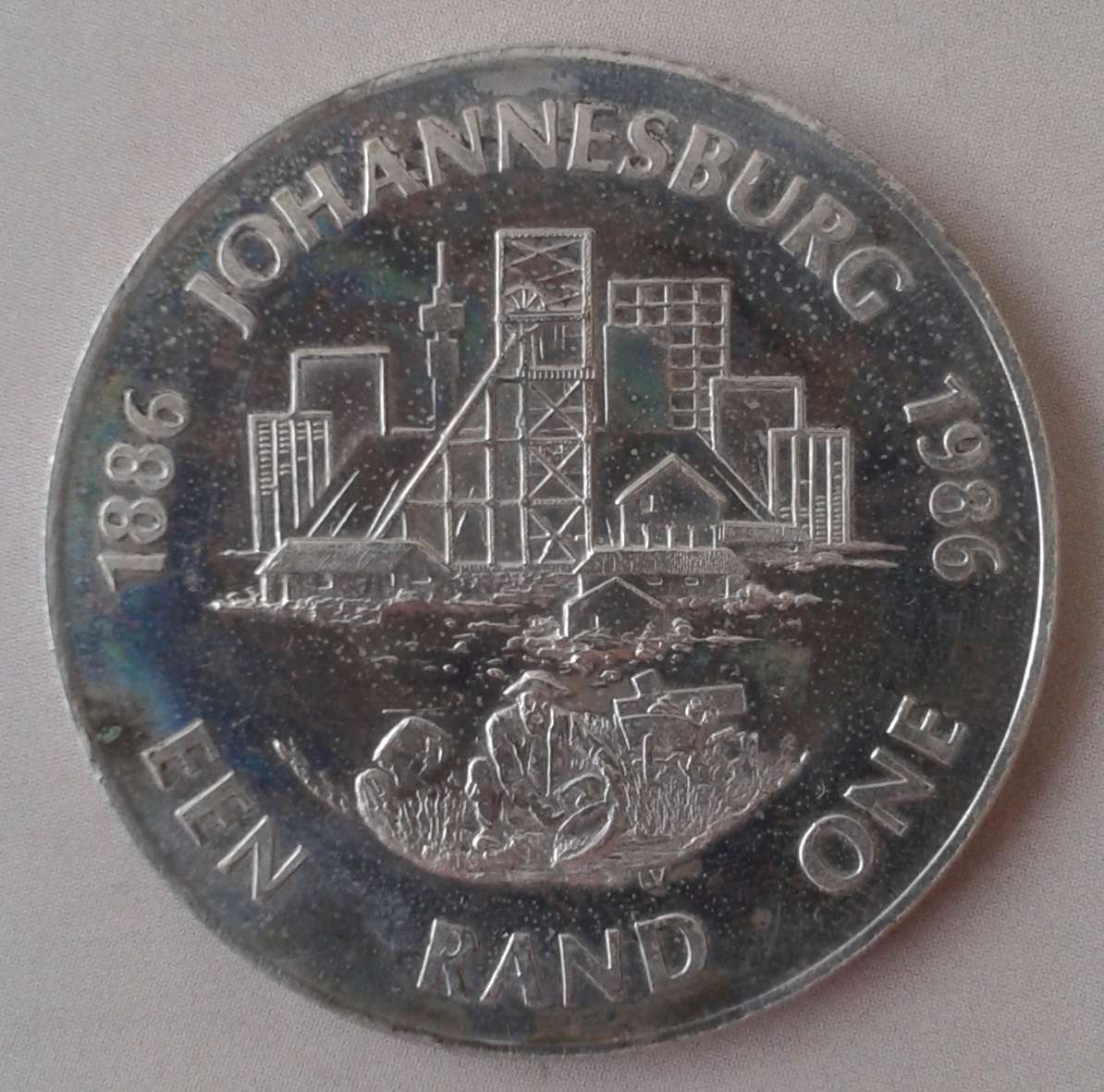 Nice 1986 JHB Mining uncirculated silver R1
