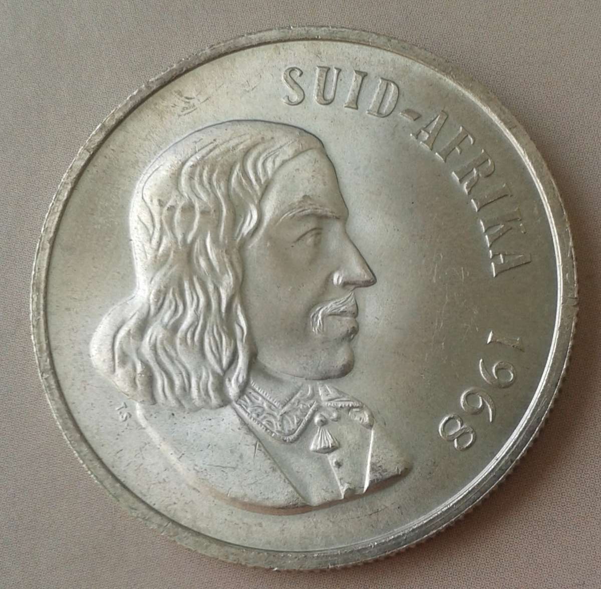 1968 Afrikaans republic unc silver R1 (mintage: 50000)