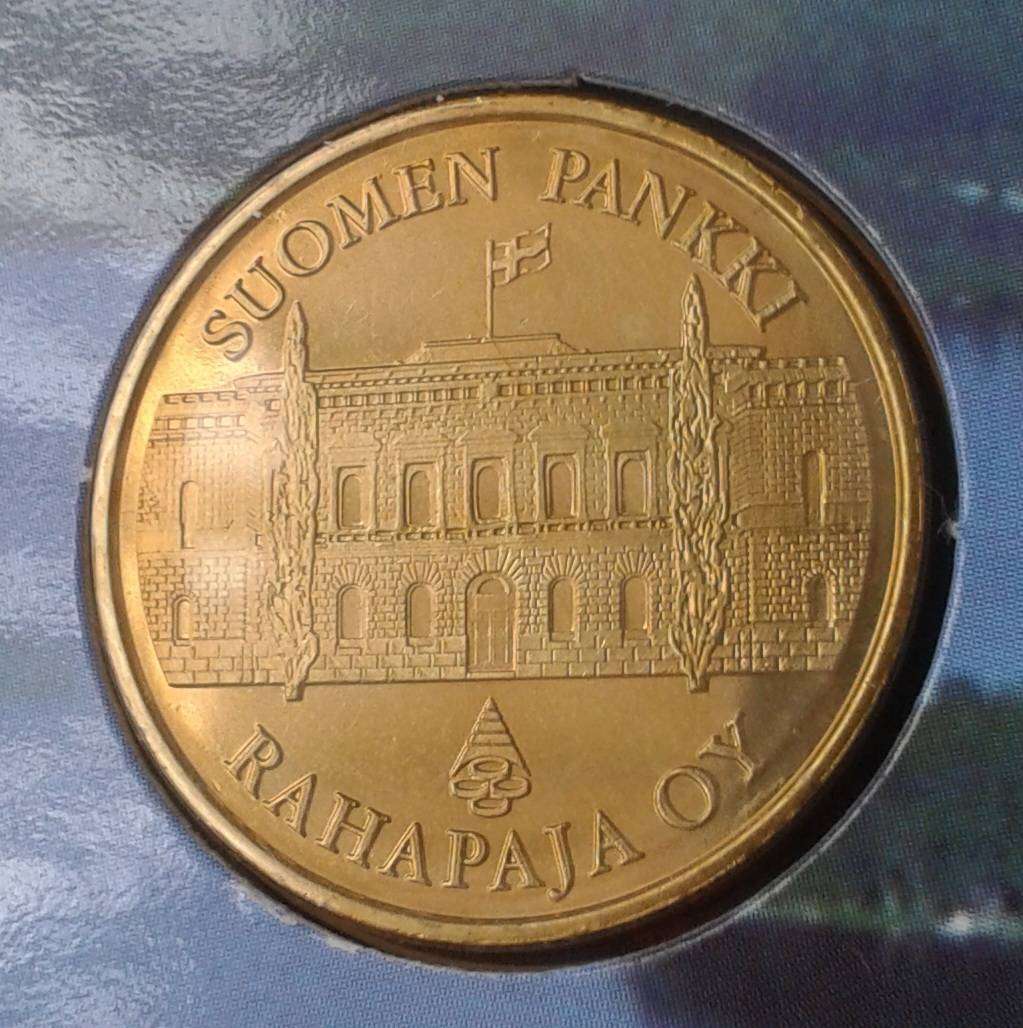 2001/2 Finland last year of the Markka uncirculated coin set plus token