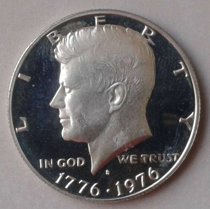 Encapsulated 1976 USA Kennedy bicentennial proof silver half dollar