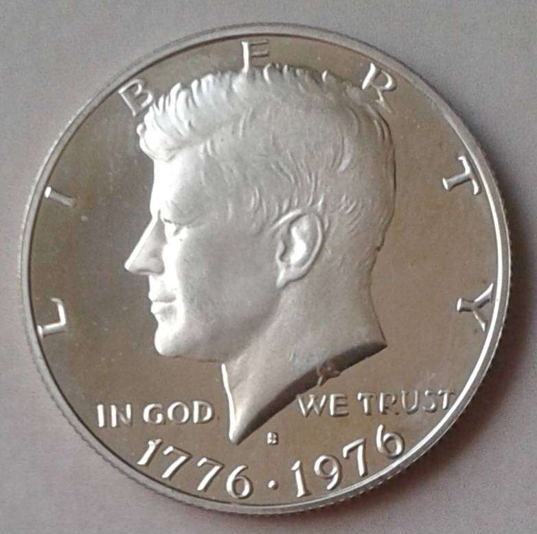 Encapsulated 1976 USA Kennedy bicentennial proof silver half dollar
