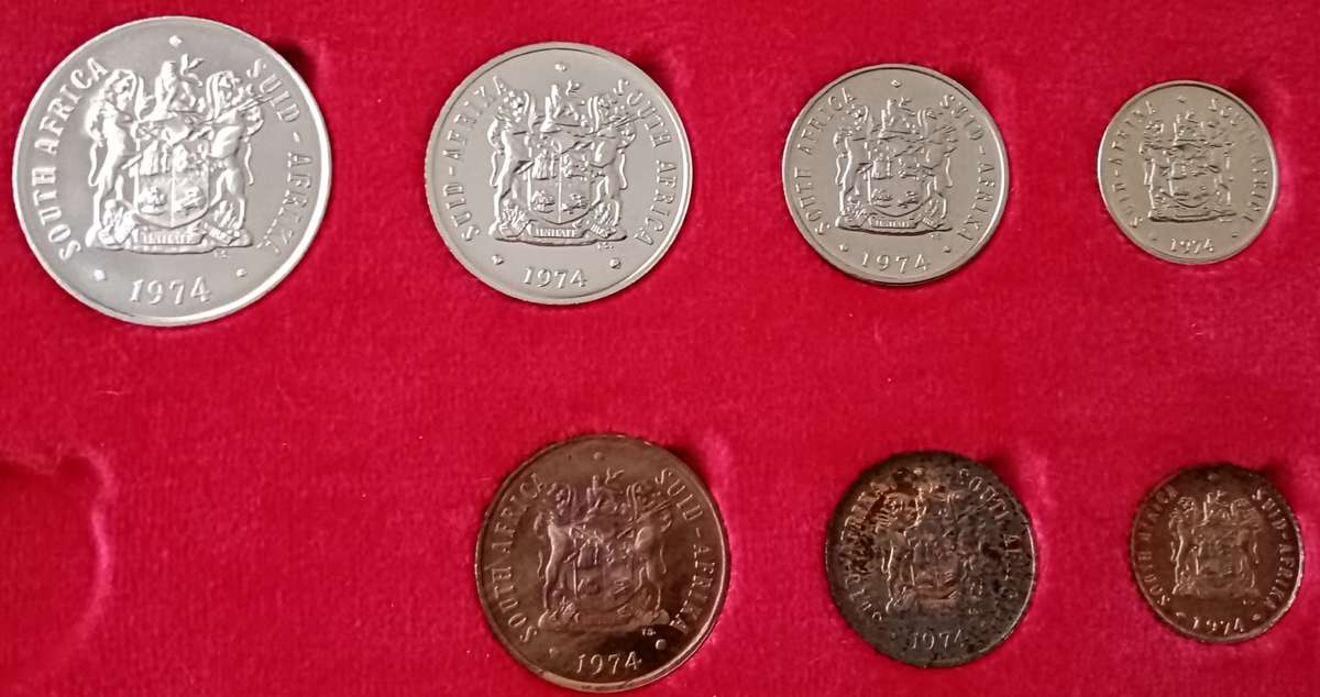 Partial 1974 proof set in red box (50c-1/2c).