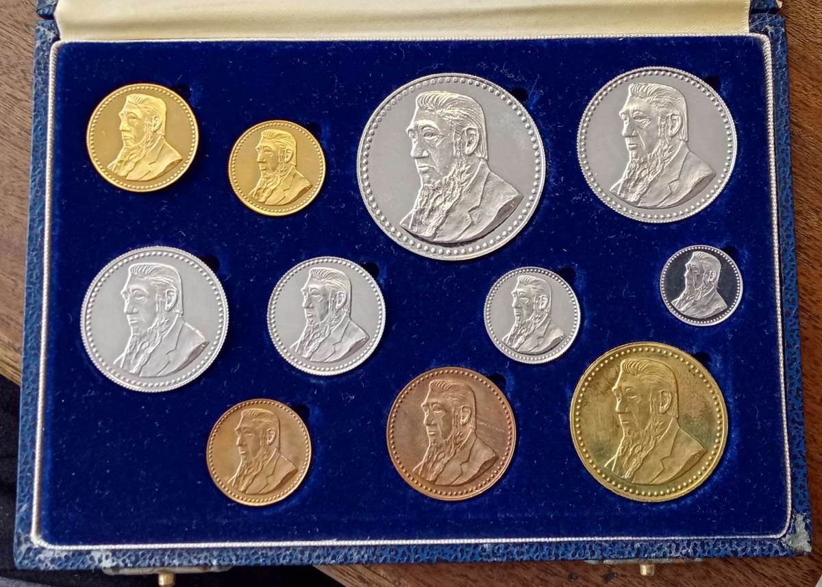 Scarcer 1987 GRC Mint ZAR Kruger proof token set in case (Animals)