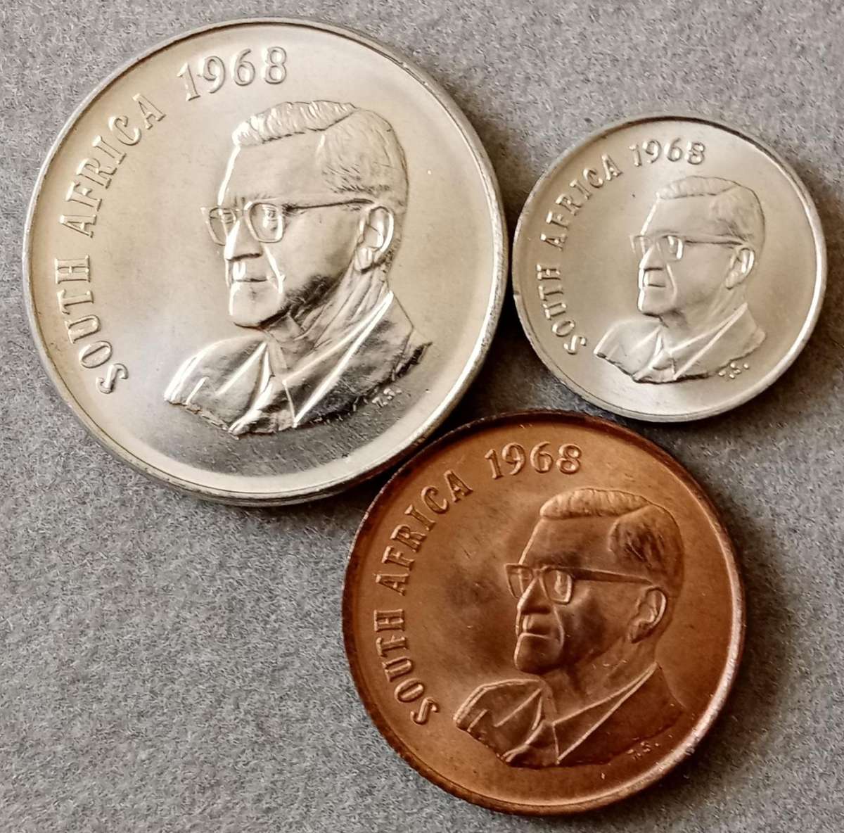 1968 English uncirculated 50c/5c/2c