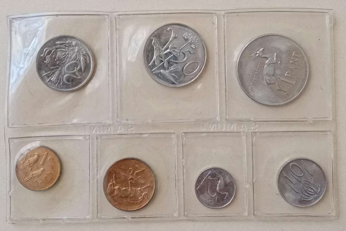 1983 Uncirculated Mint set (R1-1c) mintage: 13000