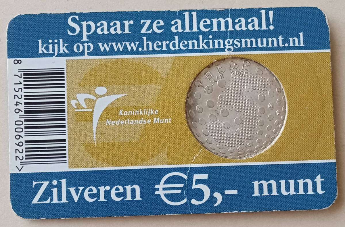 2005 Netherlands uncirculated silver 5 Euro in coin card (60 Years Peace in Europe)