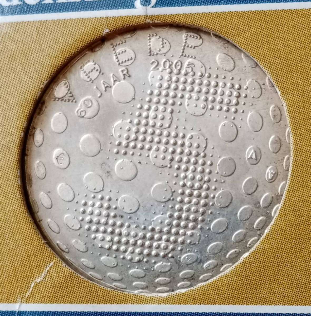 2005 Netherlands uncirculated silver 5 Euro in coin card (60 Years Peace in Europe)